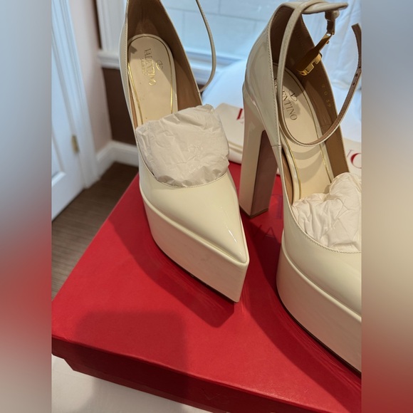 Valentino pumps - Picture 2 of 4